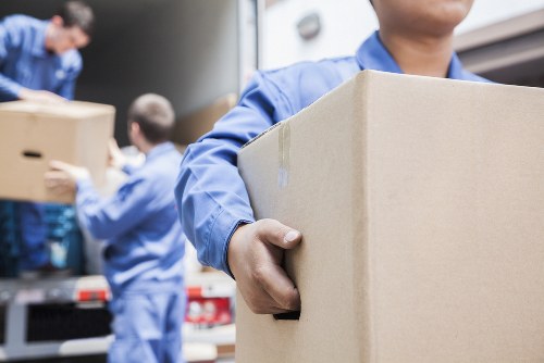 Removal truck hire service in Twickenham for local home and business moves